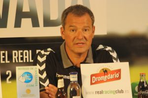 Ángel Viadero, atendiendo a los medios de comunicación. Foto: Arturo Herrera.