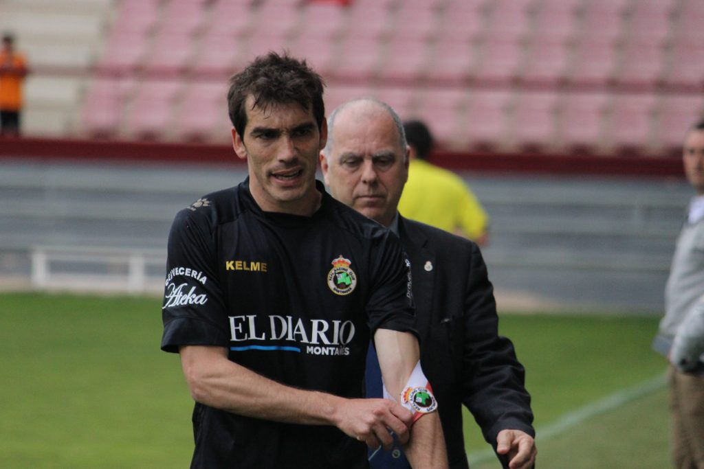 Francis, en un partido con el Racing en la temporada 2013-14. Foto: Arturo Herrera Díez.