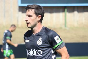 Julen Castañeda asistió al nuevo fichaje del Racing en su debut. Foto: Arturo Herrera.