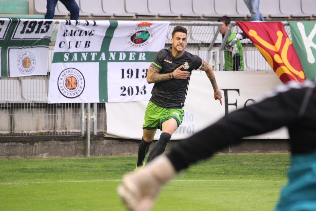 Borja Granero ya marcó en A Malata ante el Racing de Ferrol el pasado curso (2015-2016). Foto: Arturo Herrera.