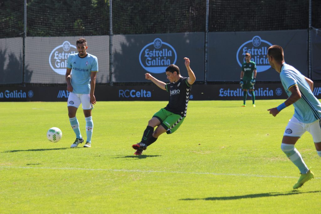 Sergio Ruiz destaca por su posicionamiento en la medular y por su gran golpeo de balón. Foto: Arturo Herrera Díez.